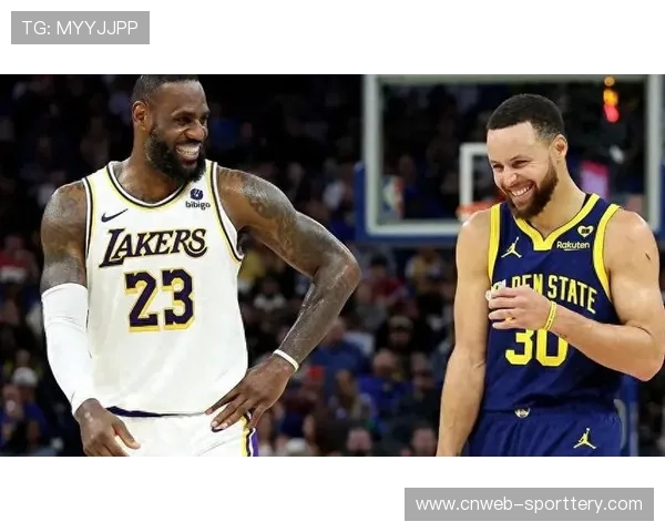 勇士52中23三分大胜黄蜂，创历史首支连续三场10人三分球队